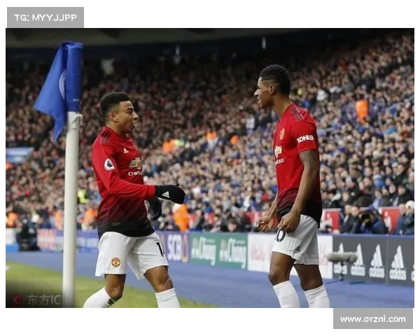 林加德与拉什福德通道内嬉戏欢乐不断展现兄弟情深